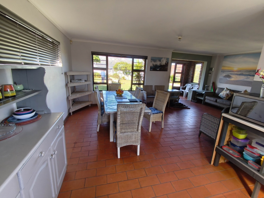 2 Bedroom Property for Sale in De Kelders Western Cape
